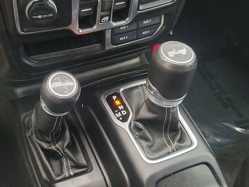 Used 2021 Jeep Wrangler Unlimited Sahara AWD/4WD image 30