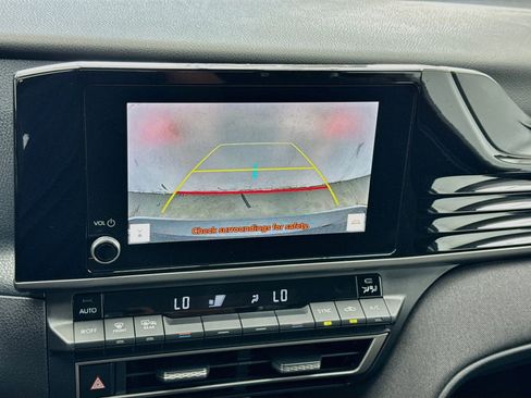 Used 2025 Toyota Camry LE FWD image 10