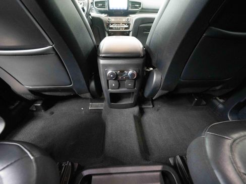 Used 2020 Ford Explorer XLT w/ Equipment Group 202A AWD/4WD image 22