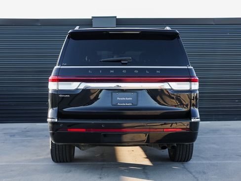 Used 2024 Lincoln Navigator Black Label image 6