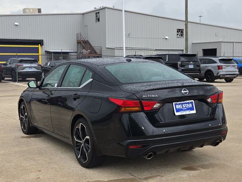 Used 2024 Nissan Altima 2.5 SR FWD image 6