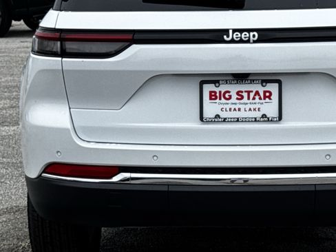 New 2025 Jeep Grand Cherokee Laredo X image 11