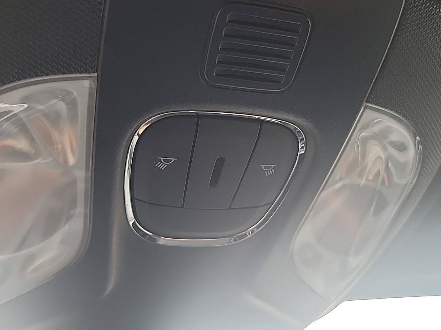 Certified 2025 Jeep Compass Limited AWD/4WD image 9