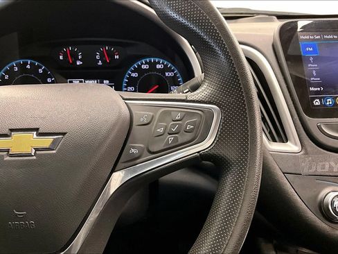 Used 2022 Chevrolet Malibu LT FWD image 18