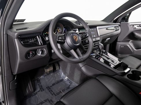 New 2026 Porsche Macan image 16