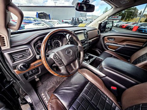 Used 2016 Nissan Titan Platinum Reserve image 9