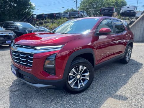 Used 2026 Chevrolet Equinox LT FWD image 24