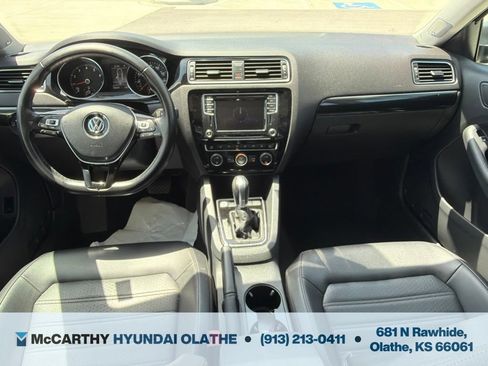 Used 2017 Volkswagen Jetta SEL Premium FWD image 3