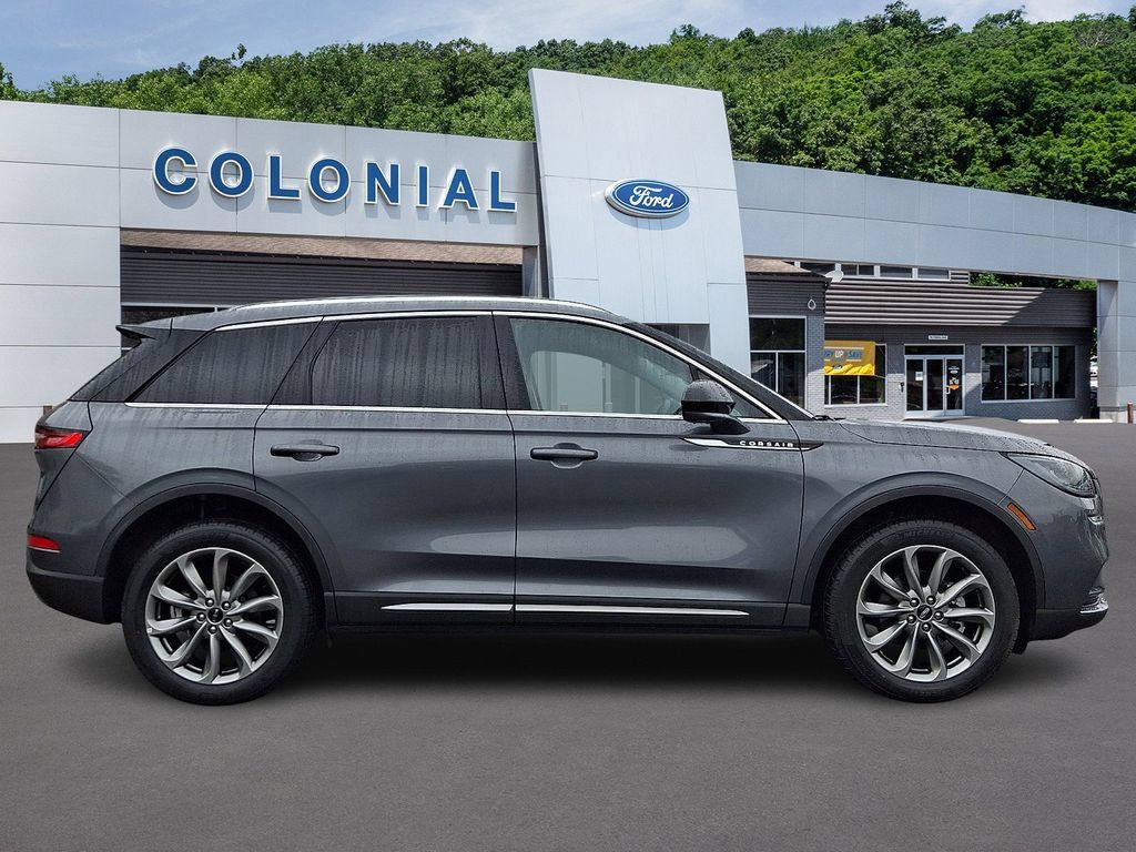 Used 2022 Lincoln Corsair AWD w/ Premium Package image 7