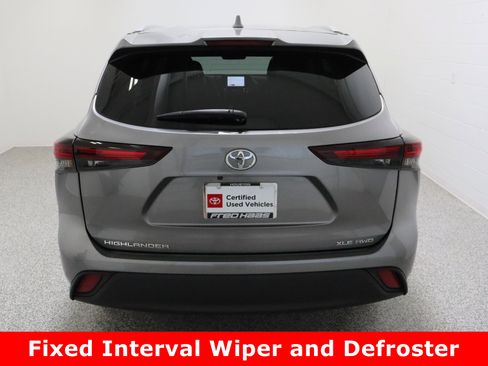 Certified 2025 Toyota Highlander XLE image 8