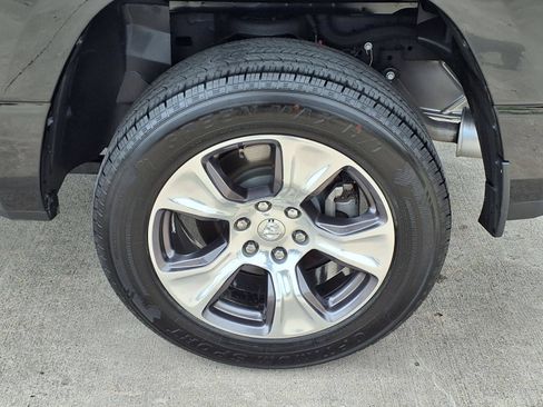 Used 2024 RAM 1500 Laramie AWD/4WD image 10