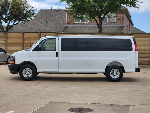 Used 2025 Chevrolet Express 3500 LS RWD image 11