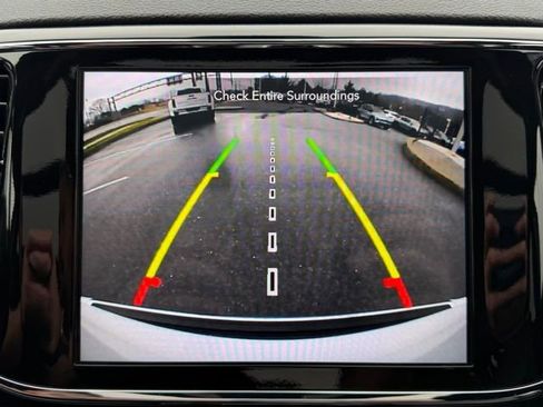 Used 2022 Jeep Grand Cherokee Limited image 6