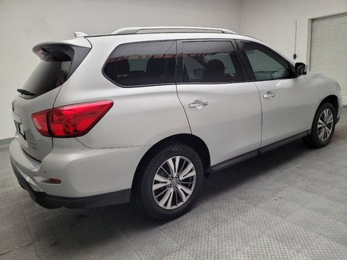 Used 2019 Nissan Pathfinder SL AWD/4WD image 10