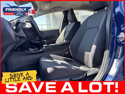 Used 2024 Toyota Prius LE FWD image 12