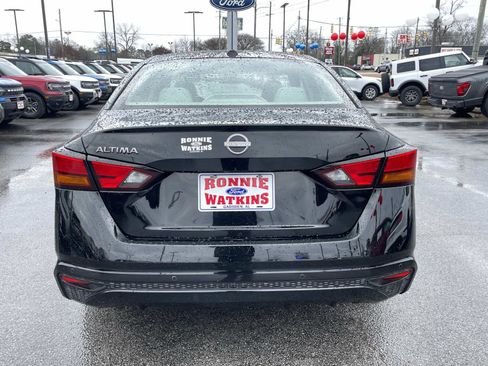 Used 2025 Nissan Altima 2.5 SV image 5