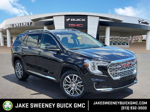 Used 2024 GMC Terrain Denali w/ Denali Premium Package AWD/4WD image 1