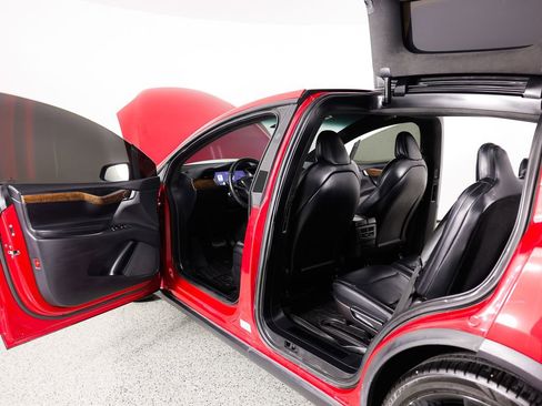 Used 2020 Tesla Model X Long Range image 17