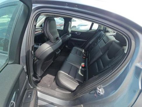 Used 2021 Volvo S60 T5 Momentum w/ Premium Package AWD/4WD image 7