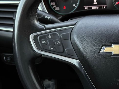Used 2018 Chevrolet Equinox LT FWD image 29
