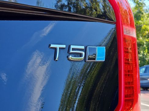 Used 2019 Volvo XC90 T5 Momentum w/ Advanced Package image 30