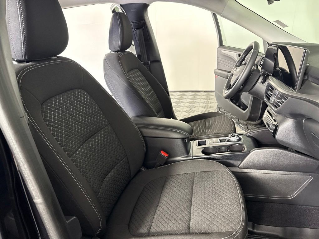 Used 2023 Ford Escape Active AWD/4WD image 32