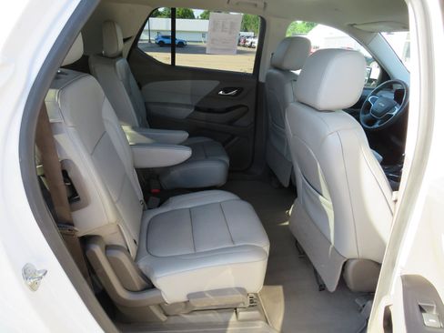 Used 2018 Chevrolet Traverse Premier AWD/4WD image 12
