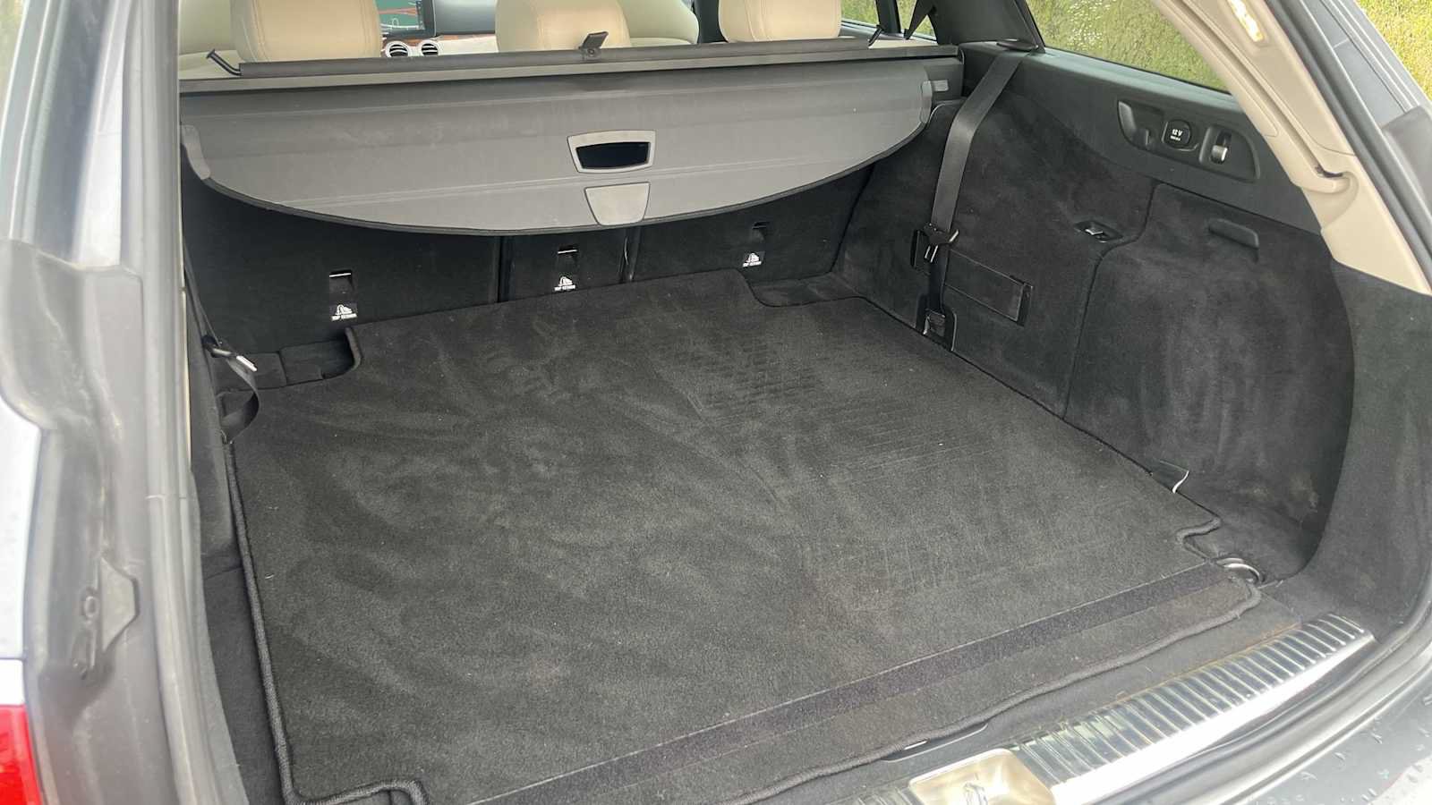 Certified 2017 Mercedes-Benz E 400 4MATIC Wagon image 48