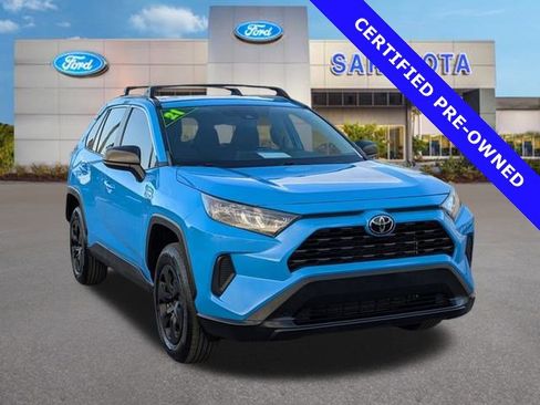 Used 2021 Toyota RAV4 LE image 1