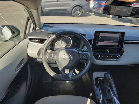 Used 2021 Toyota Corolla LE image 19