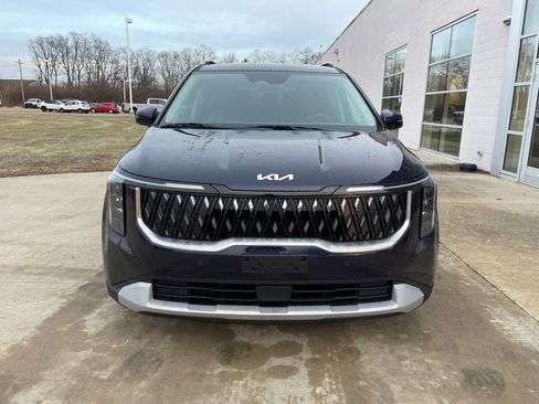 New 2026 Kia Carnival EX image 3