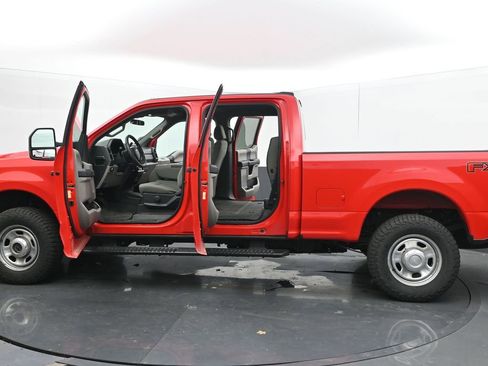 Used 2020 Ford F350 XL w/ Power Equipment Group image 42
