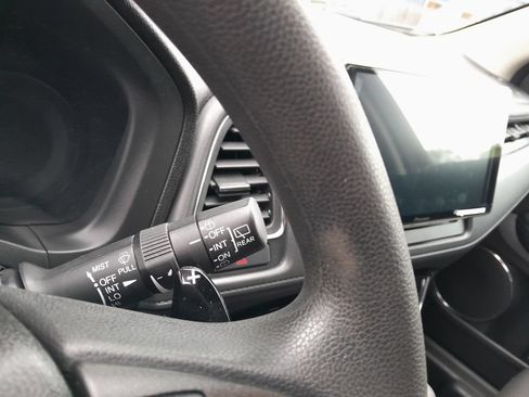 Used 2018 Honda HR-V EX image 19
