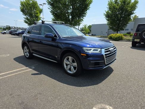 Used 2019 Audi Q5 2.0T Premium Plus w/ Premium Plus Package AWD/4WD image 3