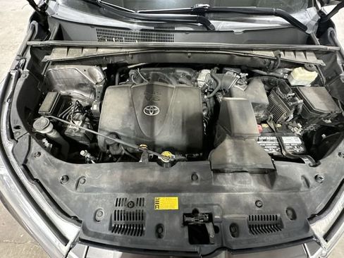 Used 2017 Toyota Highlander XLE image 22