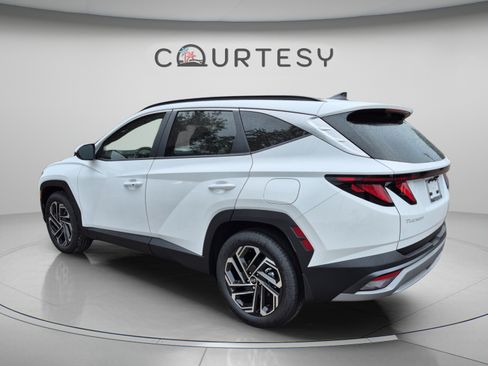 New 2026 Hyundai Tucson SEL Plus FWD image 3