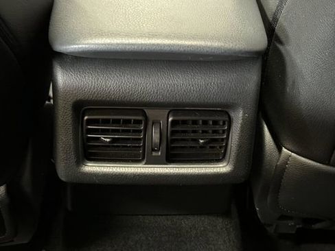 Used 2019 Toyota Camry SE w/ Audio Package FWD image 15