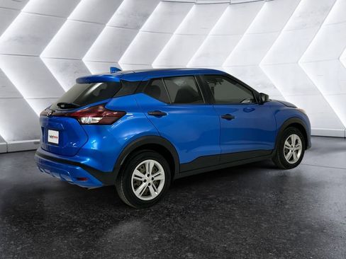 Used 2022 Nissan Kicks S FWD image 4