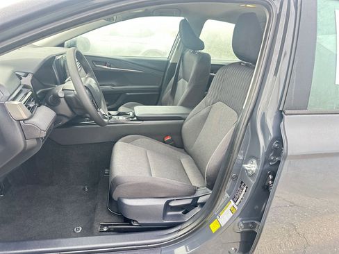 Used 2025 Toyota Camry LE image 36