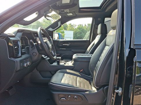 Used 2022 GMC Sierra 1500 AT4X AWD/4WD image 3