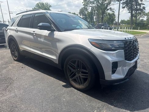 Used 2026 Ford Explorer ST w/ Sun And Sound Package AWD/4WD image 3