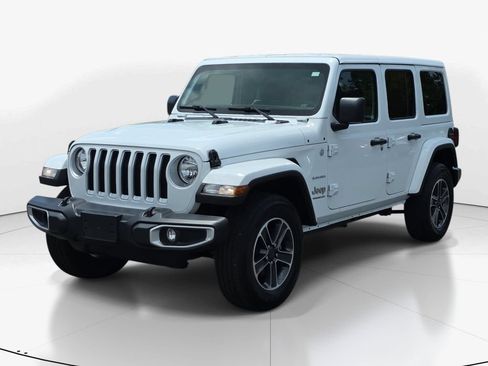 Used 2023 Jeep Wrangler Unlimited Sahara AWD/4WD image 11