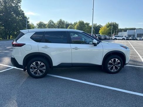 Used 2023 Nissan Rogue SV AWD/4WD image 5