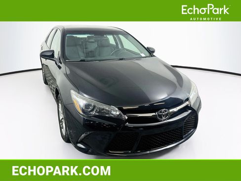Used 2017 Toyota Camry SE FWD image 1