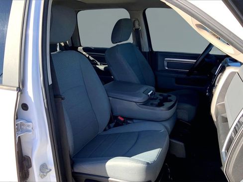 Used 2019 RAM 1500 Classic SLT image 7