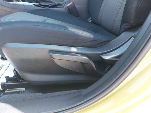 Used 2021 Subaru Crosstrek 2.0i AWD/4WD image 25
