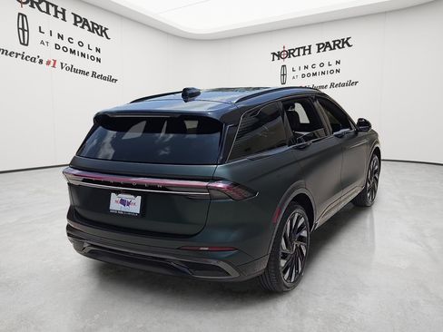 New 2026 Lincoln Nautilus Reserve w/ Jet Appearance Package AWD/4WD image 5
