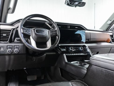 Used 2024 GMC Sierra 2500 Denali w/ Denali Reserve Package image 29