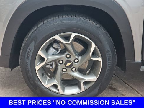 New 2026 Chevrolet Trax LT w/ Sunroof Package FWD image 35