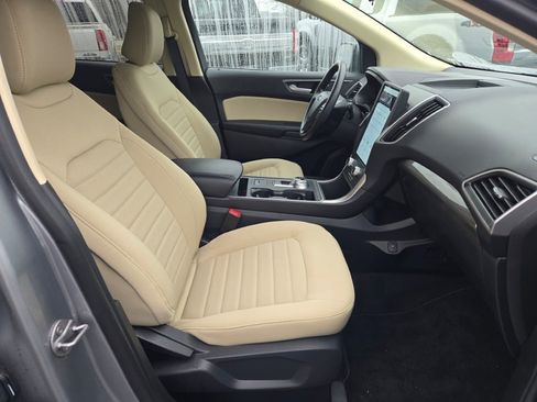 Used 2024 Ford Edge SE image 6